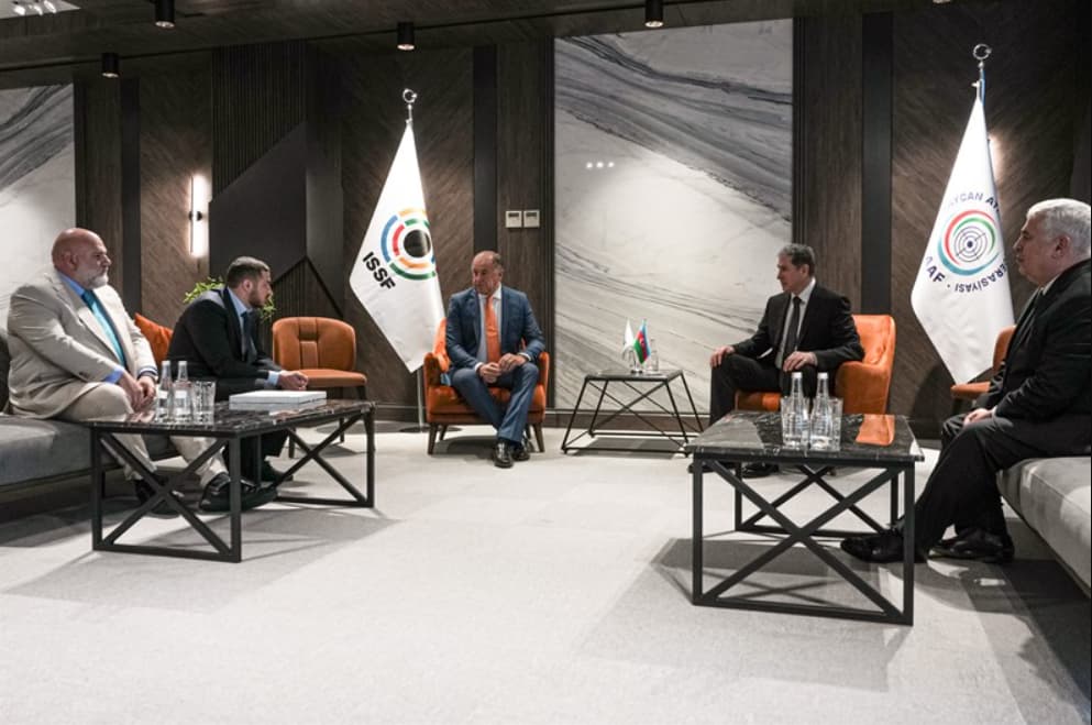 ISSF leadership meeting Azerbaijani officials in Baku ahead of the ISSF World Cup